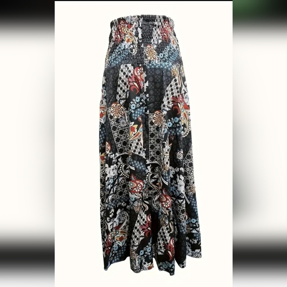 Bohemian Black and White Maxi Skirt - Picture 3 of 3